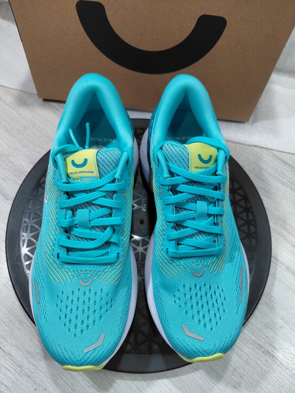 NEW True Motion Womens U-TECH Nevos 3 Scuba Blue & Lime Running Shoes SIZE 9.5 - Picture 4 of 15